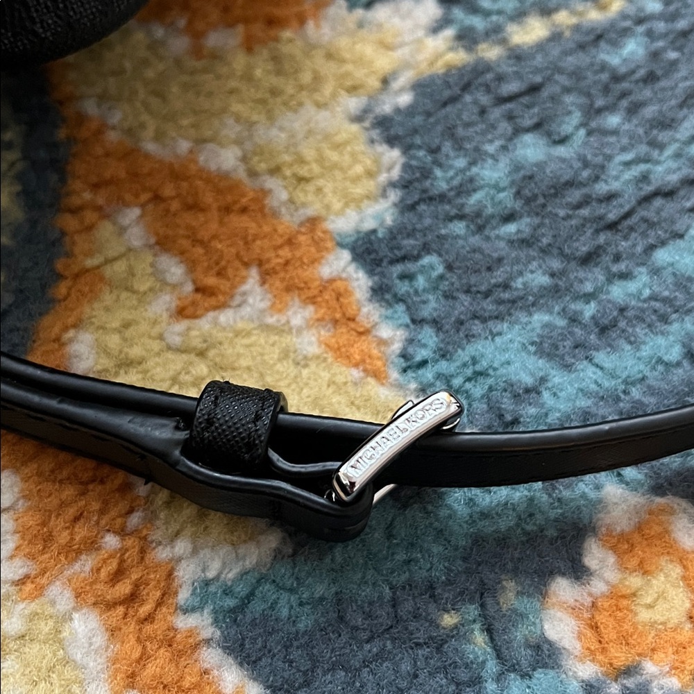 Michael Kors signature chain crossbody bag with wallet. Like new. - Picture 9 of 12